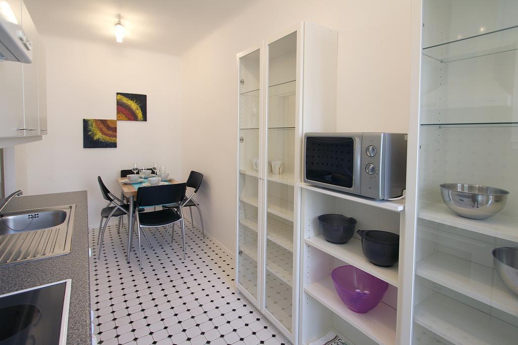Top Location Vienna Marc Aurel Bilik gambar